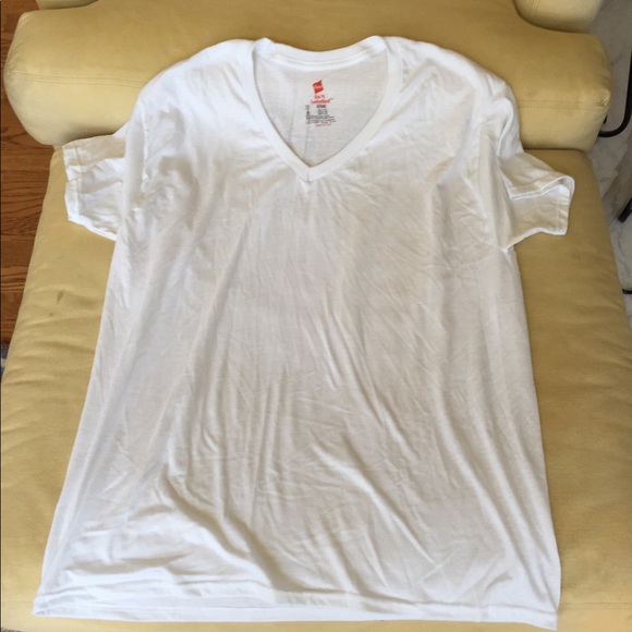 White Hanes V-neck t - Picture 1 of 3